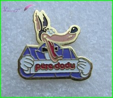 Pin's Père Dodu avec le Loup