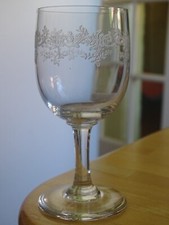 BACCARAT  1  ANCIEN VERRE A APERITIF CRISTAL MODELE SEVIGNE  ht 11  époque 1920