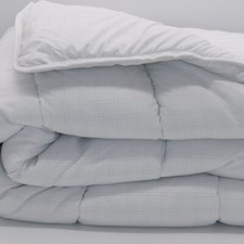 Couette blanche quadrillée - Maxi Protect - Chaude - MORTREUX