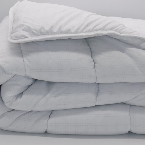Couette blanche quadrillée - ,