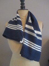 Foulard carré Yves Saint