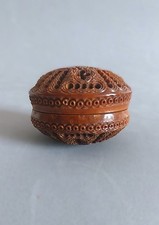 Boite a chapelet sculptée en