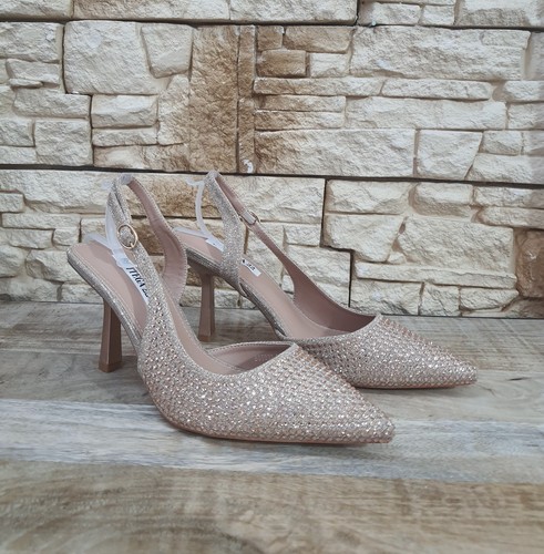Chaussures féminin élégant - chaussures,