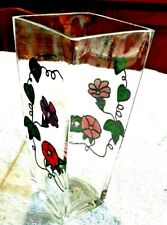 20 cm VASE ARTISANAL en verre avec fleurs gravées et peintes COMME NEUF