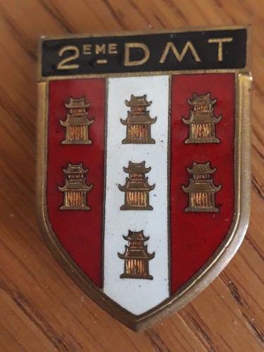 Insigne militaire courtois - insigne,