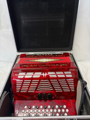 Baronelli accordion pre owned - baronelli, pre-owned