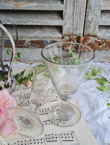 Anciens verres sur pied en - verres,