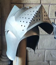 Casque médiéval de spectacle