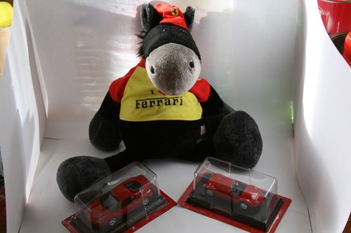 Lot ferrari 2x1 peluche - ferrari,