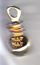 RARE PINS PIN'S .. BEAUTE PARFUM PERFUME MODE LUXE PARIS NAF NAF 3D OR ~CP
