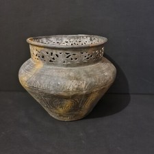 Ancien pot ou cache-pot en