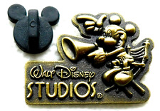 Pin's DISNEYLAND RESORT PARIS - Walt DISNEY STUDIOS - en relief - (#A5)