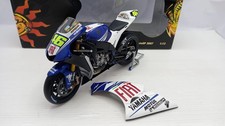  MIN122073046 Minichamps Yamaha YZR-M1 V. Rossi 2007 1/12