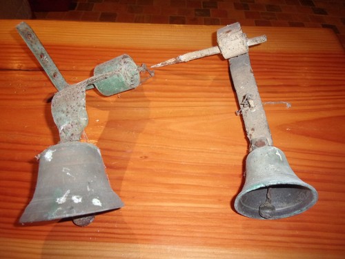 Ancienne cloches de porte - ,
