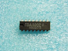 Lot x2: TDA 1002 A ~ TDA1002A ~ pre-amp./record. amp./ALC cassette deck (PLA021)