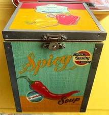 Boite à épices en bois. Etat