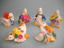 6 figurines miniature " oies anthropomorphe en résine " parfum Yves rocher