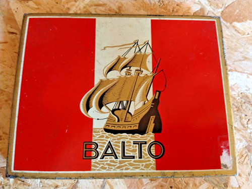 Ancienne boîte métal tôle - boîte,
