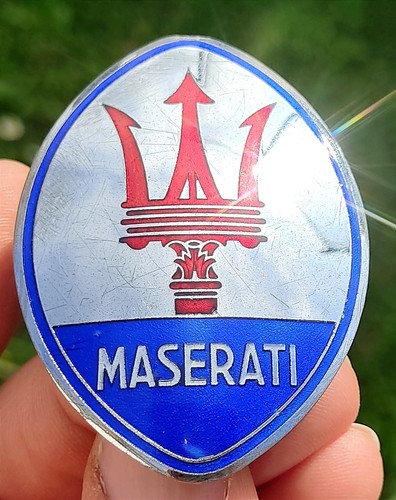 Badge capot maserati ghibli - de,
