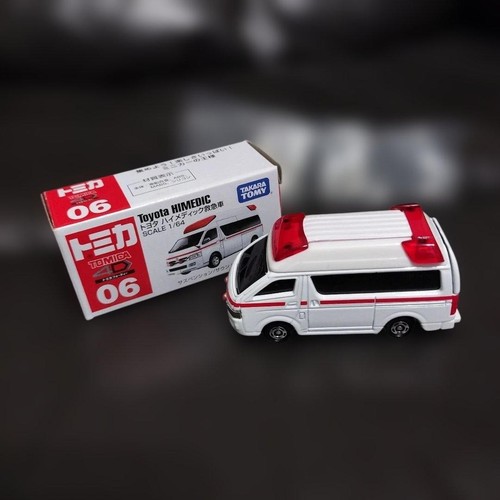Voiture miniature tomica - miniature, 4d