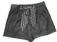 SHORT NOIR SHEIN AVEC CEINTURE