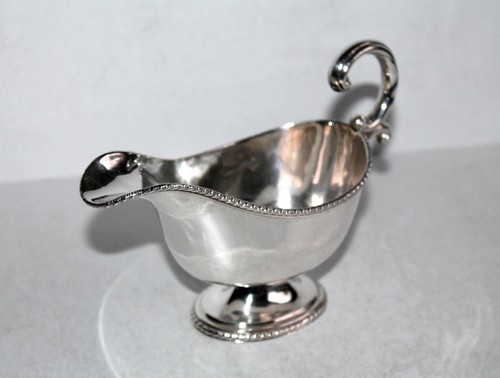 Jolie ancienne sauciere casque - ancienne,