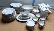 service de vaisselle 71 pièces en porcelaine Saint Amand