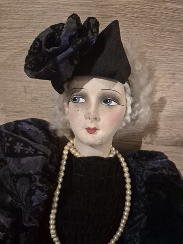 Ancienne grande poupee - ,