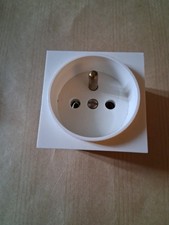 prise 2 pôles + terre Blanche Mosaic 50 Legrand Neuve 