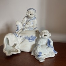 Groupe en porcelaine Bleue Et Blanche Hirado Japon période Meiji Bel État Rare !