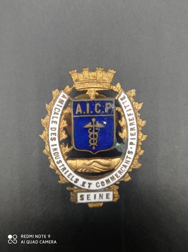 Ancien insigne boutonnière
