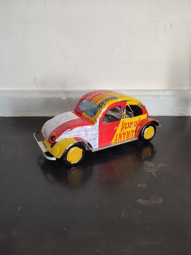 Voiture coccinelle vintage - vintage, en