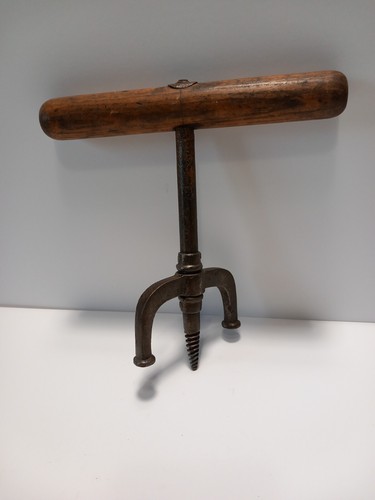 Outil ancien tire bonde - outil,