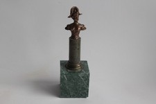 Buste de femme bronze signé