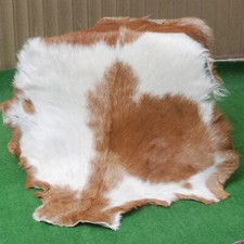 Tapis En Peau De Chèvre Marron Fait Main – Doux, Durable Et Naturellement Unique