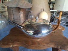 theière art déco en métal