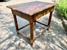 Table d'appoint en Noyer 19 ème.