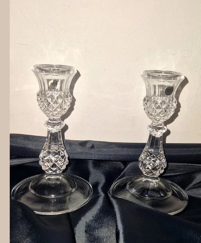Paire de bougeoirs - 🕯️,