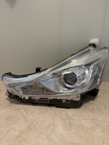 Phare avant gauche toyota - phare,