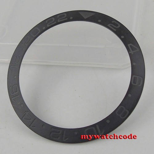 Brushed black ceramic bezel - brushed,
