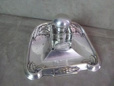 BEL ENCRIER en métal argenté. ART NOUVEAU.
