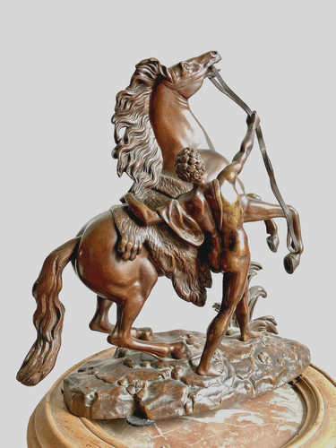 Ancienne grande sculpture - ancienne, en