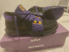 Chaussures Basketball Nike