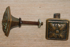 ancienne 2 POIGNEE en LAITON