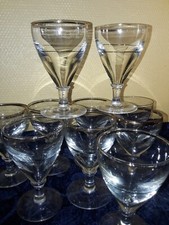 LOT DE 10 VERRES A PIED