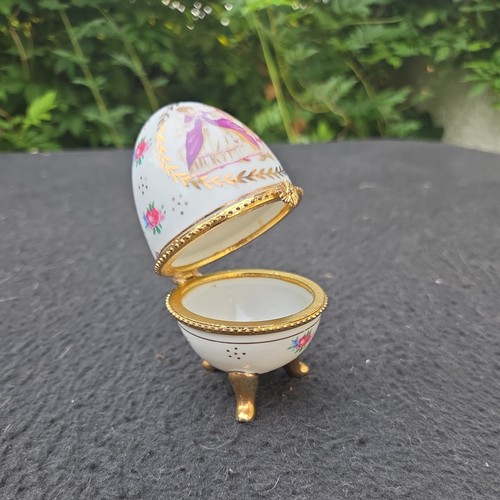 Oeuf porcelaine pilulier - en,