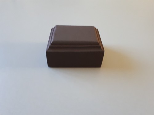 Socle bois peint en marron - peint,