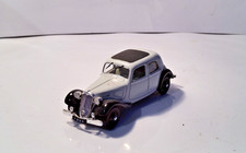 Voiture 1/43 - Universal Hobbies - Citroën Traction 7A - 1934