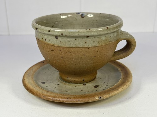 Pierre digan tasse sous - tasse, et