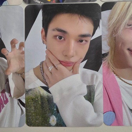 Hyunjin stray kids photocard - stray,